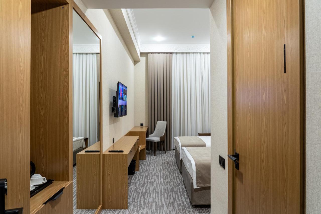 Mirzo Hotel Tashkent Exterior foto