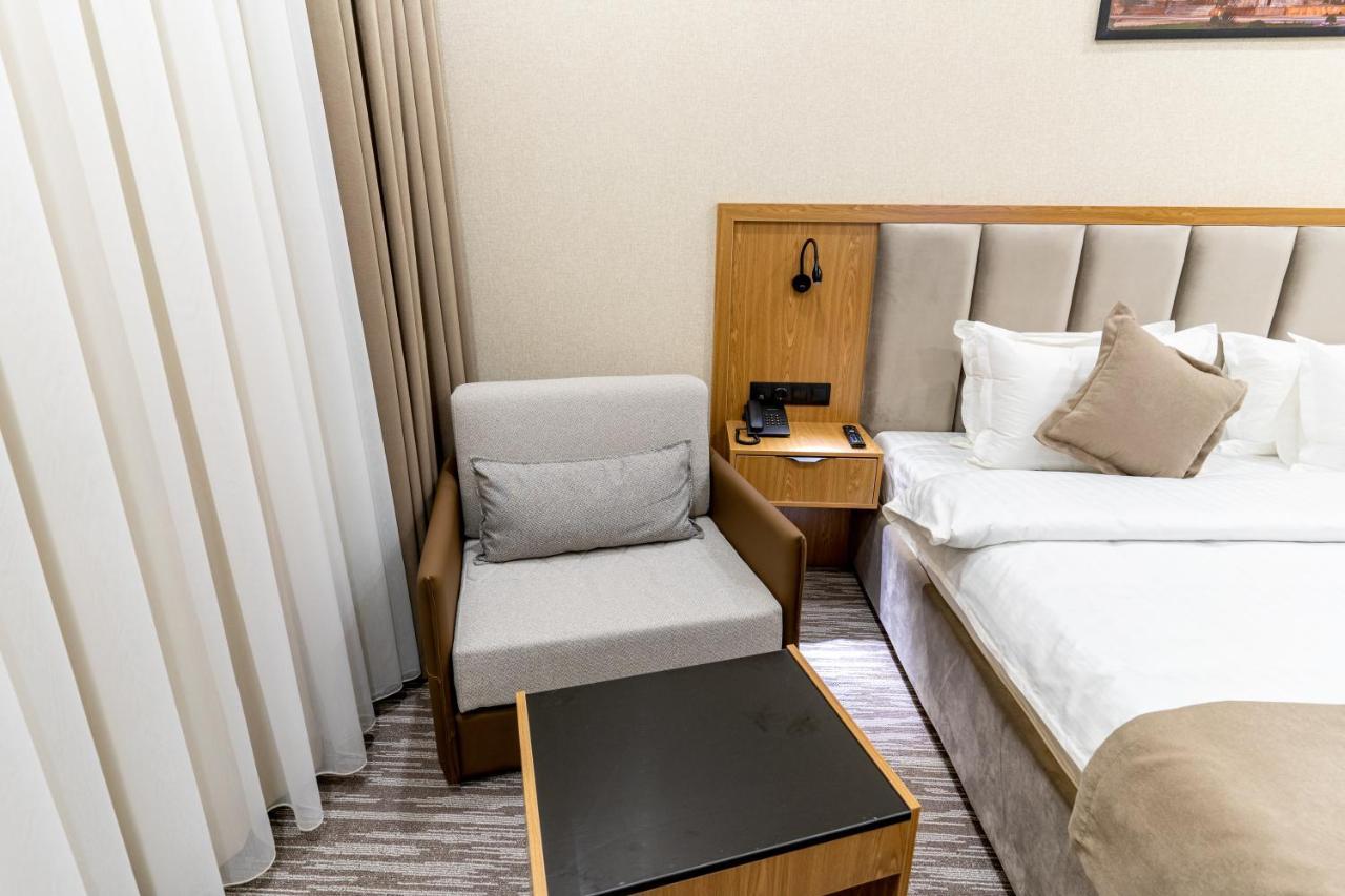 Mirzo Hotel Tashkent Exterior foto